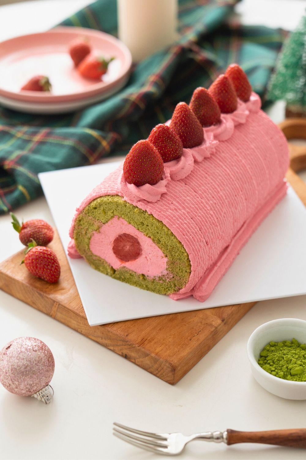 Merry Berry Roll Cake Baking & Decoration Class